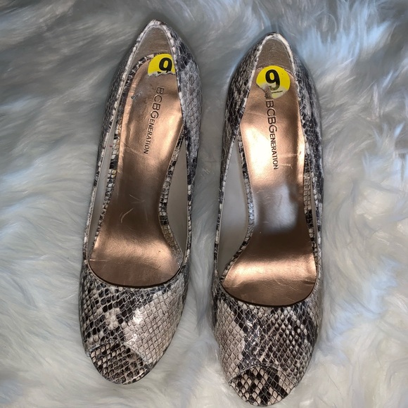 BCBGeneration wedge size 9 - Picture 2 of 6